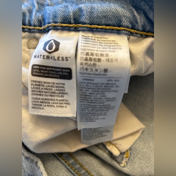 Levi’s 514-1618 Jeans -W 36 L 34 -Zip Up Fly-Light Blue-Straight Leg-Distressed - Picture 10 of 12